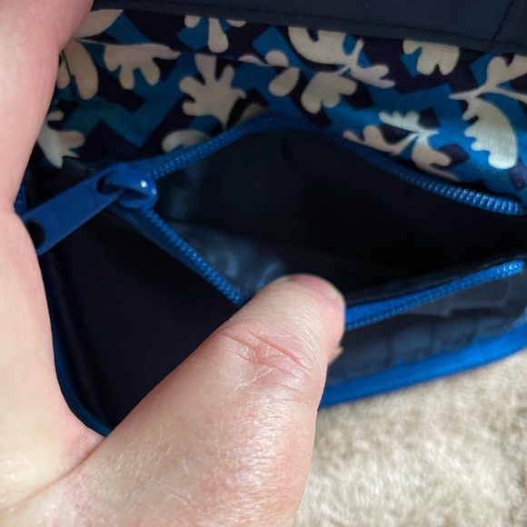 Very Bradley Carry It All Wristlet - Picture 5 of 13